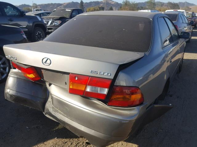 JT8BF22G2V0030300 - 1997 LEXUS ES 300 GOLD photo 4