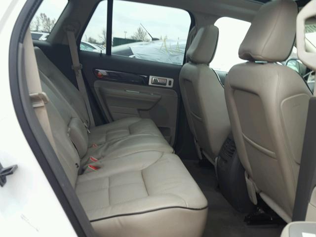 2LMDJ8JC4ABJ21491 - 2010 LINCOLN MKX WHITE photo 6