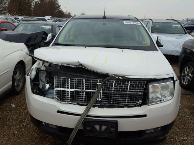 2LMDJ8JC4ABJ21491 - 2010 LINCOLN MKX WHITE photo 7