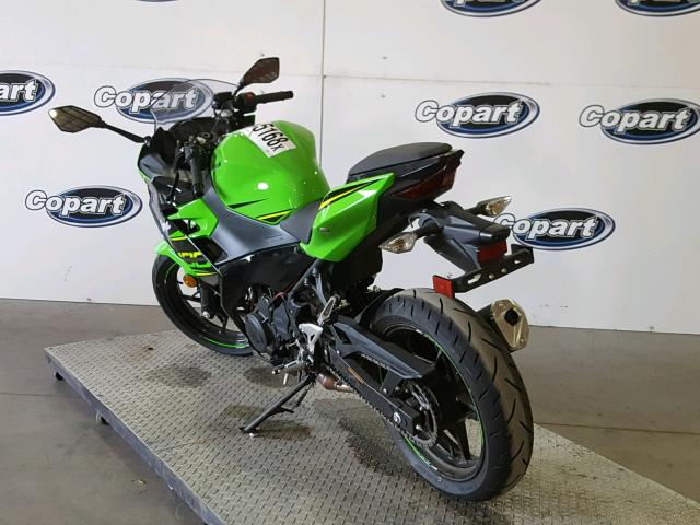 JKAEXKG16JDA13130 - 2018 KAWASAKI EX400 GREEN photo 3