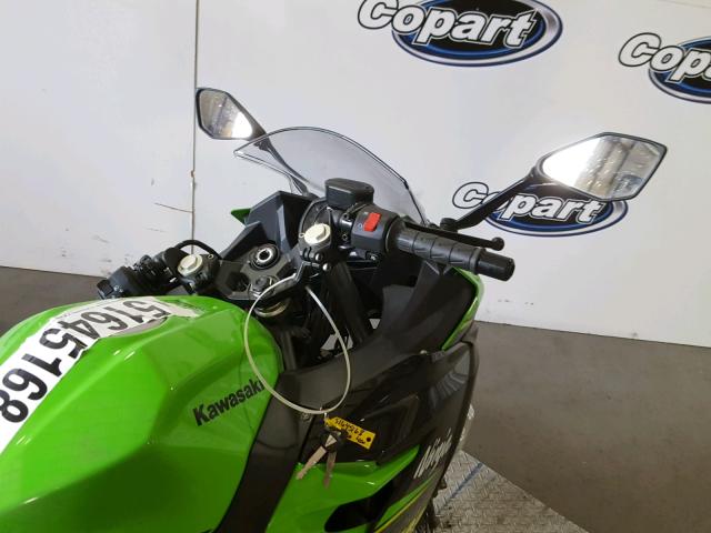 JKAEXKG16JDA13130 - 2018 KAWASAKI EX400 GREEN photo 5