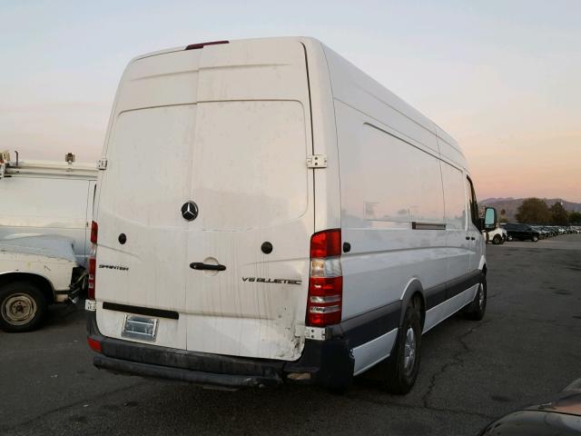 WD3PE8CCXFP115624 - 2015 MERCEDES-BENZ SPRINTER 2 WHITE photo 4