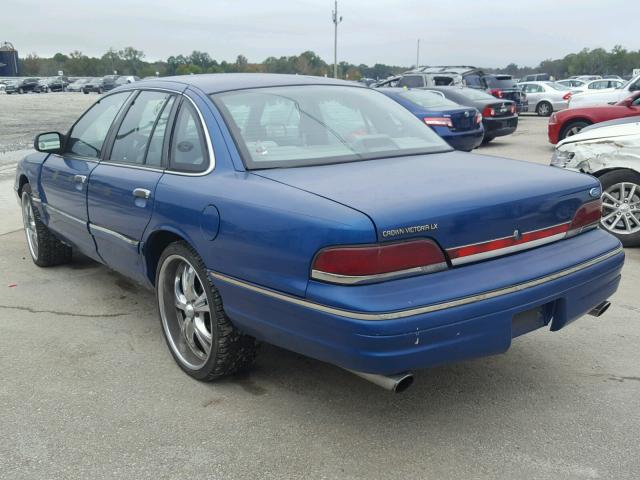 2FALP74W1PX141497 - 1993 FORD CROWN VICT BLUE photo 3