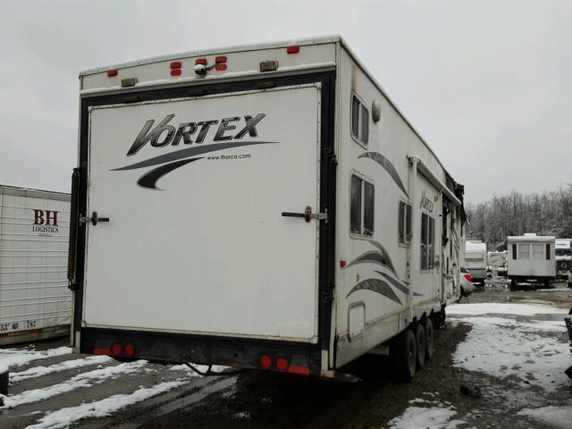 4XTFN38365C559018 - 2005 WAND TRAILER WHITE photo 4