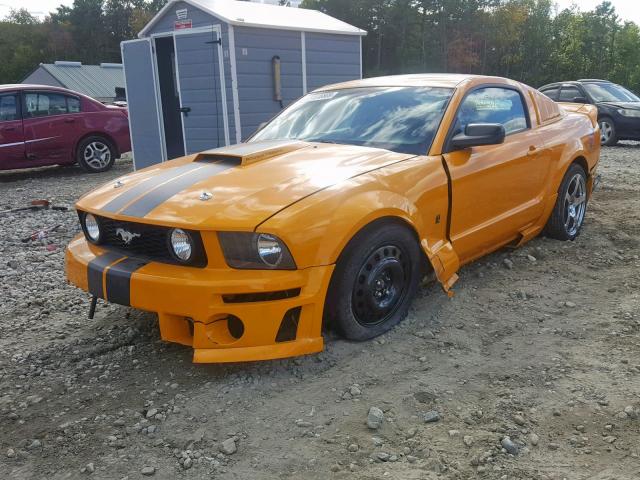 1ZVFT82H375228748 - 2007 FORD MUSTANG GT YELLOW photo 2