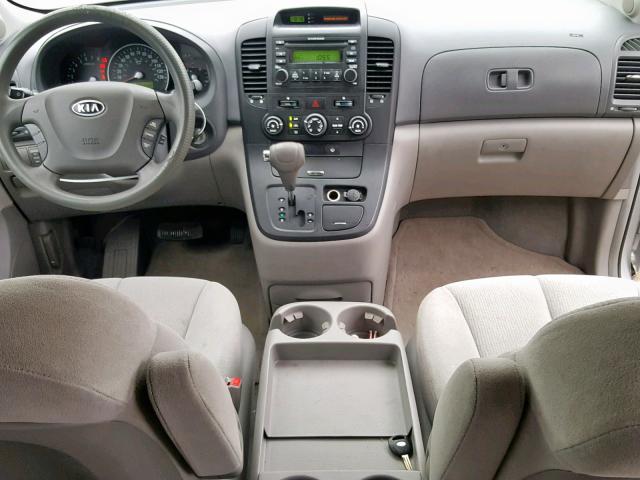 KNDMB233176108583 - 2007 KIA SEDONA LX SILVER photo 9