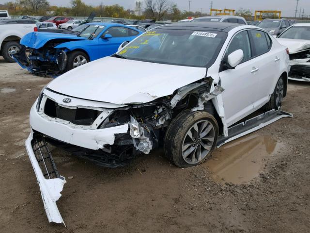 5XXGR4A64FG403887 - 2015 KIA OPTIMA SX WHITE photo 2