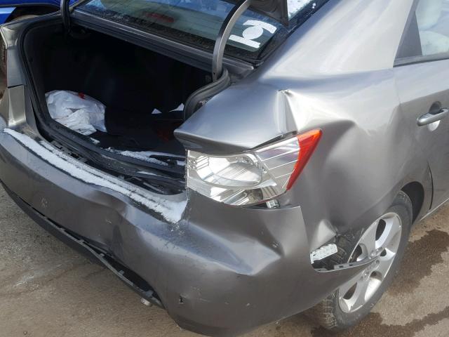 KNAFU4A24A5121265 - 2010 KIA FORTE EX GRAY photo 9