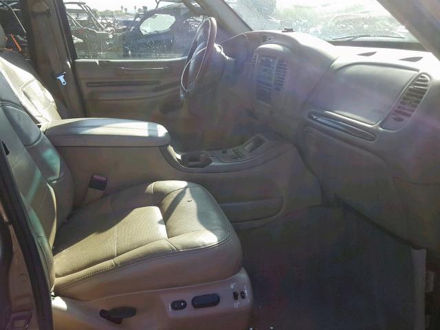 5LMEU27R32LJ17611 - 2002 LINCOLN NAVIGATOR 金色 照片 5