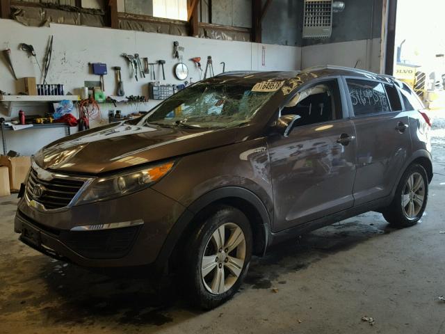 KNDPBCA21B7163258 - 2011 KIA SPORTAGE L BROWN photo 2