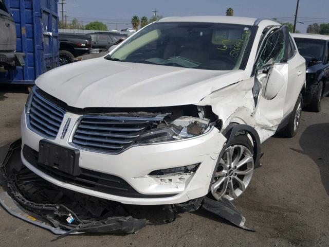 5LMCJ1A9XFUJ02848 - 2015 LINCOLN MKC WHITE photo 2