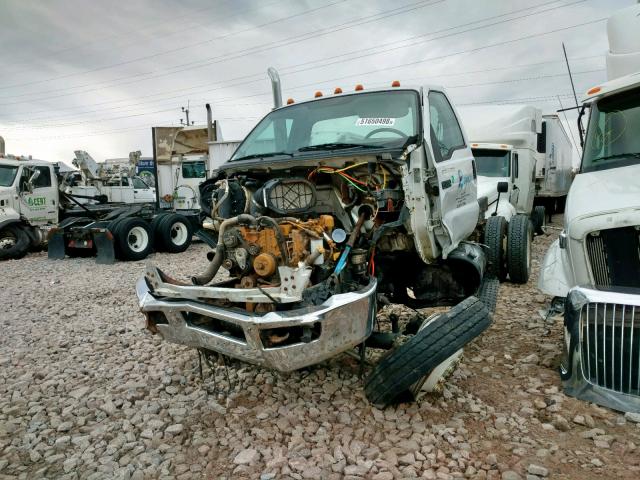 3FRXF75T48V575832 - 2008 FORD F750 SUPER WHITE photo 2