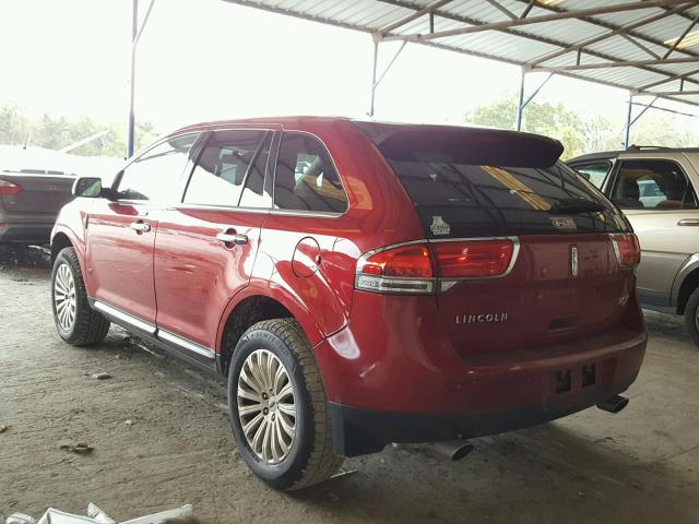 2LMDJ6JK6DBL32417 - 2013 LINCOLN MKX RED photo 3