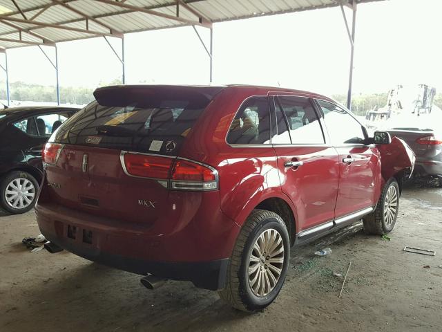 2LMDJ6JK6DBL32417 - 2013 LINCOLN MKX RED photo 4