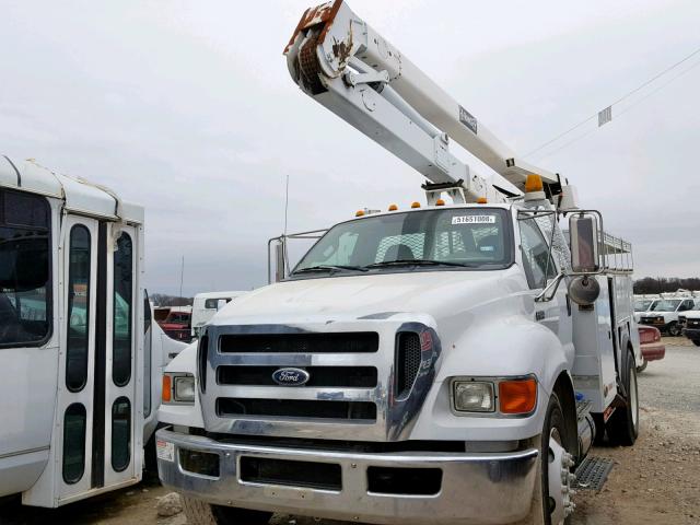 3FRWF6FE9BV390236 - 2011 FORD F650 SUPER WHITE photo 2