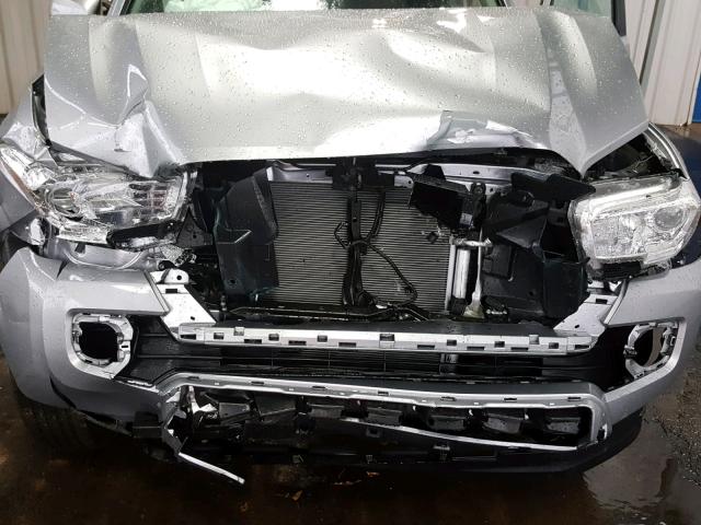 5TFAX5GN6JX130467 - 2018 TOYOTA TACOMA DOU SILVER photo 7