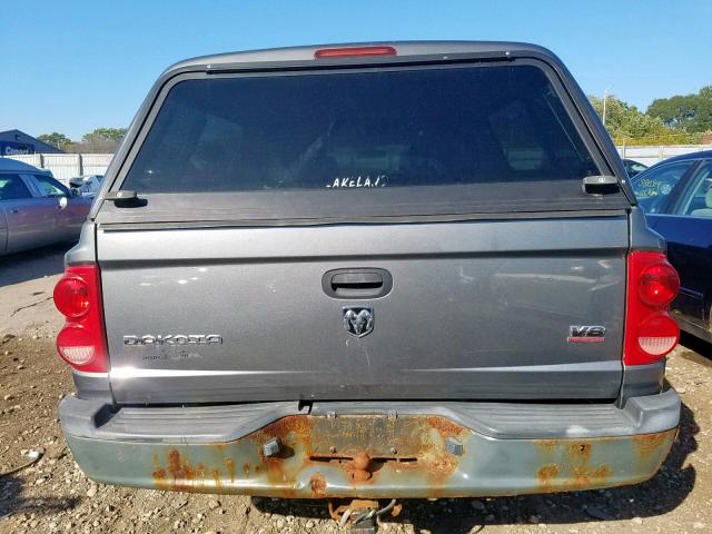 1D7HE28N95S122485 - 2005 DODGE DAKOTA QUA GRAY photo 9