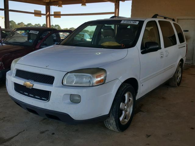 1GNDV33148D191913 - 2008 CHEVROLET UPLANDER L WHITE photo 2