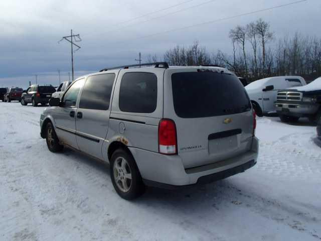 1GNDV23128D144051 - 2008 CHEVROLET UPLANDER L SILVER photo 3