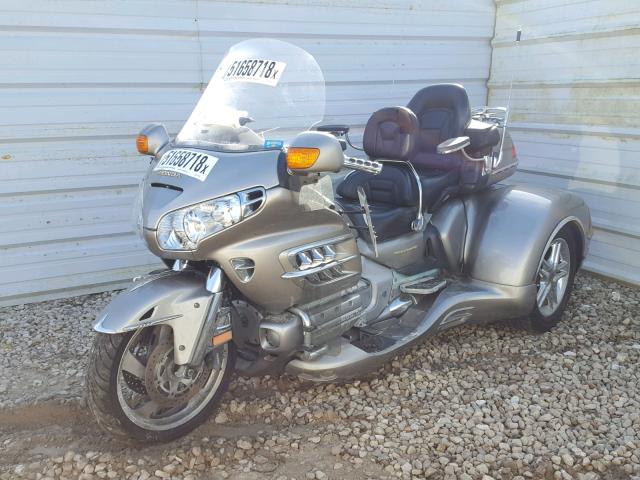 1HFSC47073A211987 - 2003 HONDA GL1800 GRAY photo 2