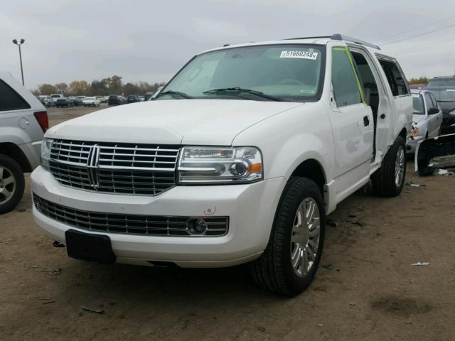 5LMJJ3H52BEJ03969 - 2011 LINCOLN NAVIGATOR Ақ фото 2