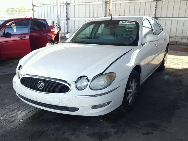 2G4WD532551256618 - 2005 BUICK LACROSSE C WHITE photo 2