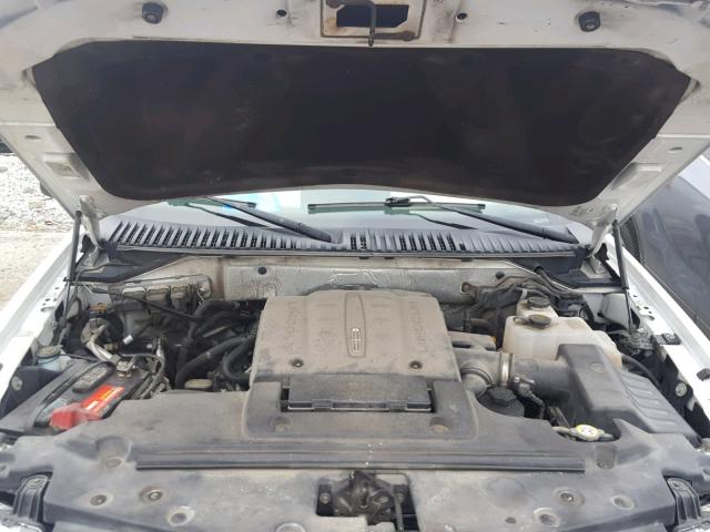 5LMJJ3J52BEJ09684 - 2011 LINCOLN NAVIGATOR WHITE photo 7