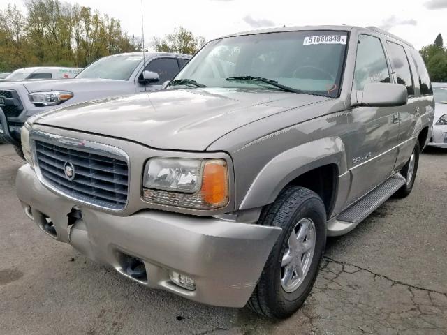 1GYEK63R0YR172365 - 2000 CADILLAC ESCALADE L BEIGE photo 2