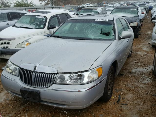 1LNHM83W52Y605251 - 2002 LINCOLN TOWN CAR C SILVER photo 9