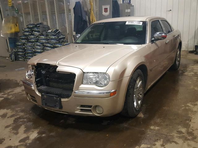 2C3KA63HX6H534576 - 2006 CHRYSLER 300C CREAM photo 2