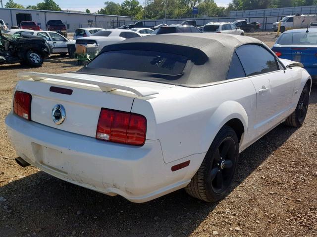 1ZVFT85H165199373 - 2006 FORD MUSTANG GT WHITE photo 4