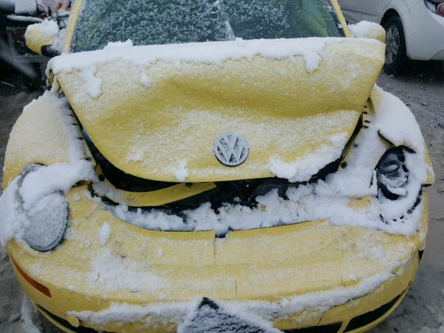 3VWRG3AG7AM034660 - 2010 VOLKSWAGEN NEW BEETLE YELLOW photo 7