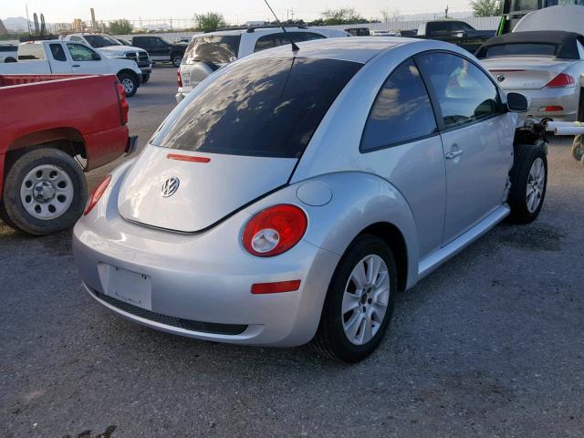 3VWPW31C48M502944 - 2008 VOLKSWAGEN NEW BEETLE 银色 照片 4