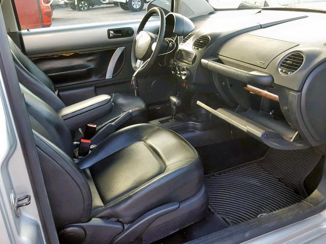 3VWPW31C48M502944 - 2008 VOLKSWAGEN NEW BEETLE 银色 照片 5