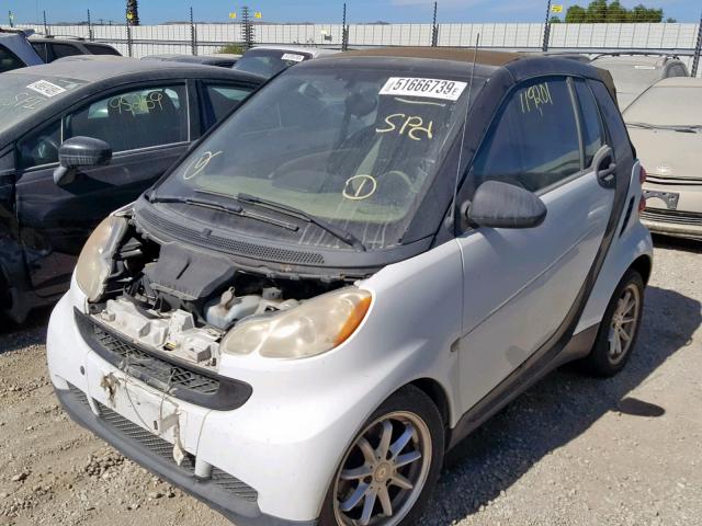 WMEEK31XX8K127658 - 2008 SMART FORTWO PAS 白色 照片 2