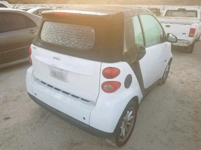 WMEEK31XX8K127658 - 2008 SMART FORTWO PAS WHITE photo 4