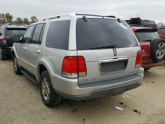 5LMEU88H75ZJ19940 - 2005 LINCOLN AVIATOR 银色 照片 3