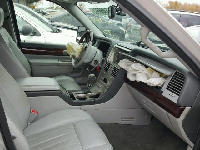 5LMEU88H75ZJ19940 - 2005 LINCOLN AVIATOR 银色 照片 5