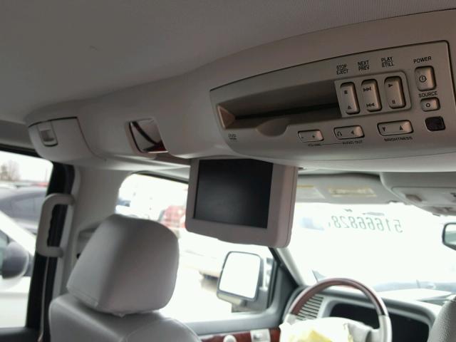 5LMEU88H75ZJ19940 - 2005 LINCOLN AVIATOR 银色 照片 9