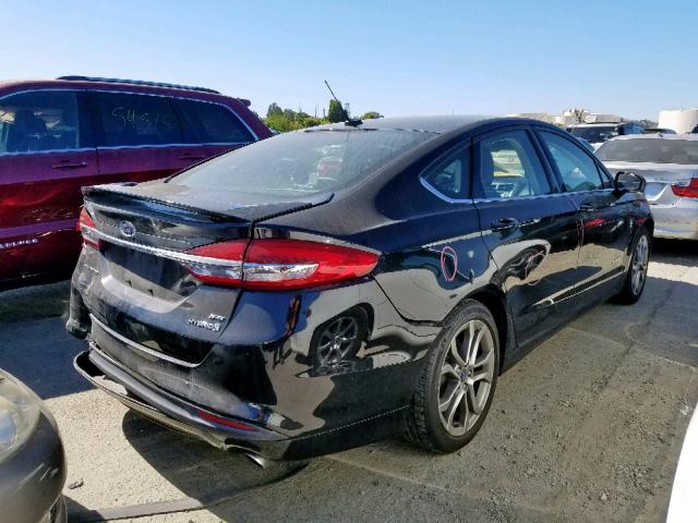 3FA6P0LU0HR182725 - 2017 FORD FUSION SE BLACK photo 4