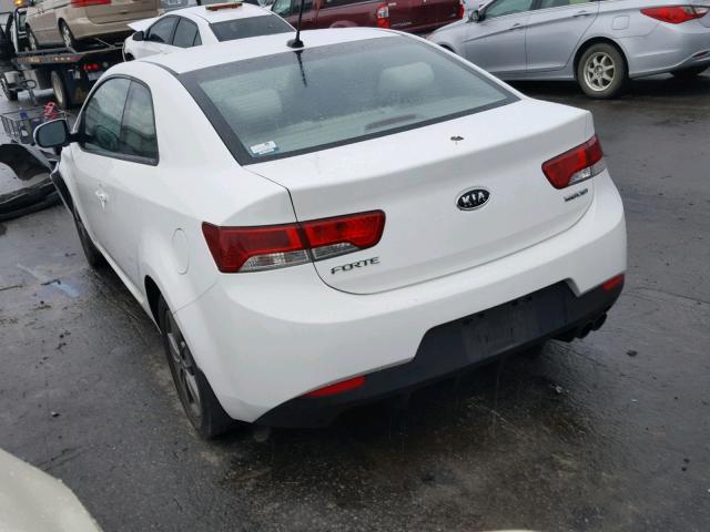 KNAFU6A25C5527067 - 2012 KIA FORTE EX WHITE photo 3