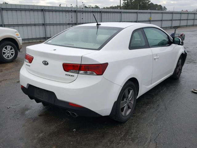 KNAFU6A25C5527067 - 2012 KIA FORTE EX WHITE photo 4