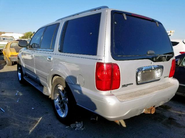 5LMRU27A4XLJ41712 - 1999 LINCOLN NAVIGATOR SILVER photo 3