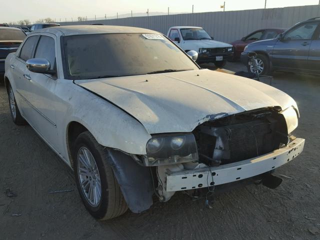 2C3CA4CD7AH244911 - 2010 CHRYSLER 300 TOURIN WHITE photo 1