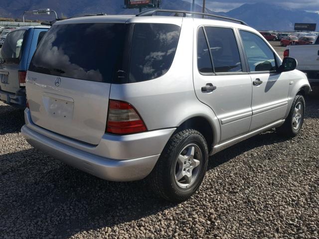 4JGAB54E11A229134 - 2001 MERCEDES-BENZ ML 320 SILVER photo 4