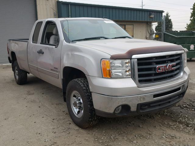 1GTHK39628E200592 - 2008 GMC SIERRA K35 SILVER photo 1