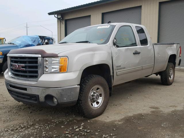 1GTHK39628E200592 - 2008 GMC SIERRA K35 SILVER photo 2