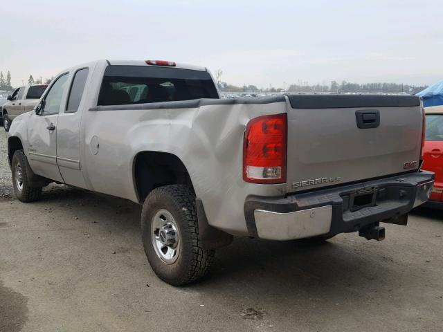 1GTHK39628E200592 - 2008 GMC SIERRA K35 SILVER photo 3