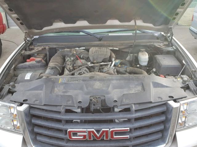 1GTHK39628E200592 - 2008 GMC SIERRA K35 SILVER photo 7