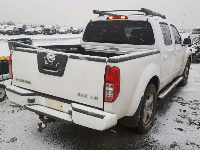 1N6AD07WX6C458684 - 2006 NISSAN FRONTIER C WHITE photo 4